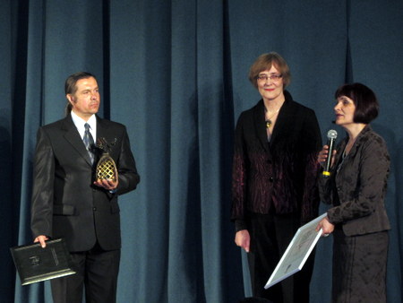 "Aukso paukštė" – laureato rankose.