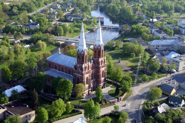 Anykščių bažnyčia miesto panoramoje 2008-ųjų vasarą. Vytauto Bernatavičiaus nuotrauka.