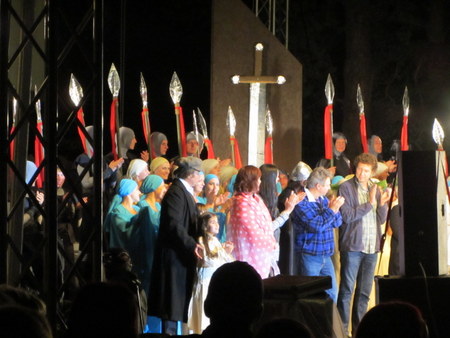 "Šventavartė" scenoje suvienijo mėgėjus ir profesionalus.