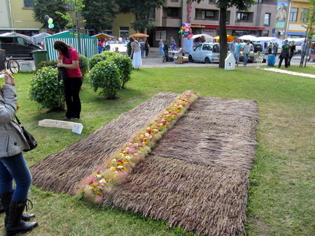 Joniškio kilimas "Rudens taku".