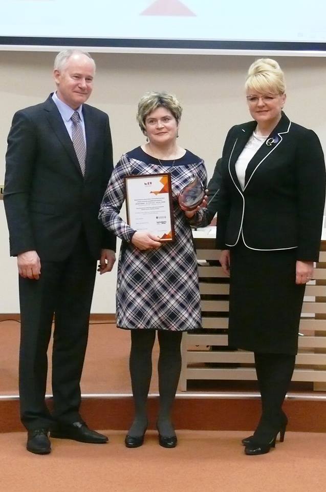 Diana Šermukšnienė (centre) su ministre A. Pabedinskiene ir M. Romerio universiteto rektoriumi A. Monkevičiumi.
