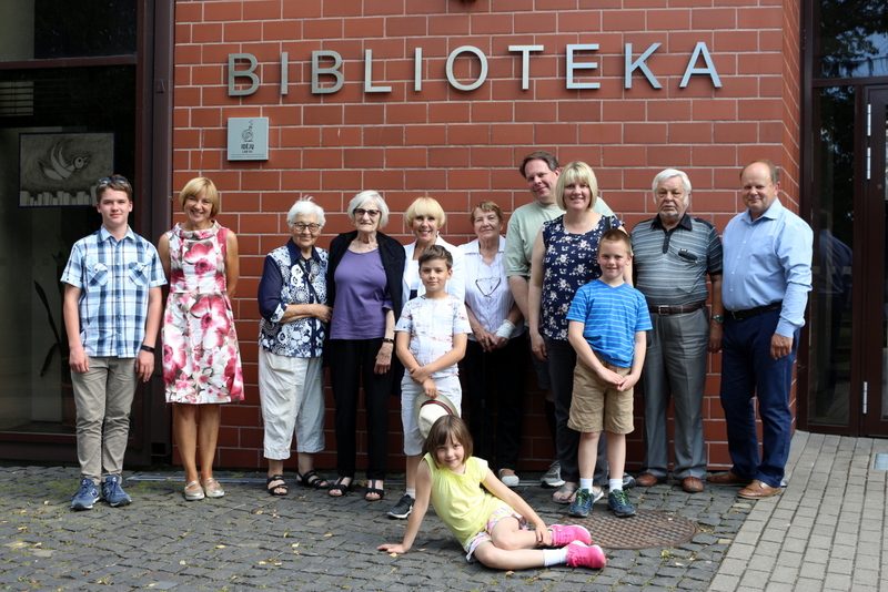 Bibliotekoje svečiuojasi prof. Juozo Meškausko dukra Marija Meškauskas su dukra Vida, žentu Edvardu, anūkais Matu ir Viktorija iš JAV.