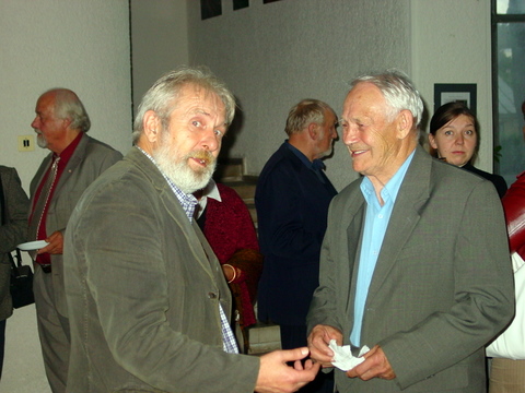 J. Danilavičius (dešinėje) ir "Nemuno" vyr. redaktorius poetas V. Rudžianskas.
