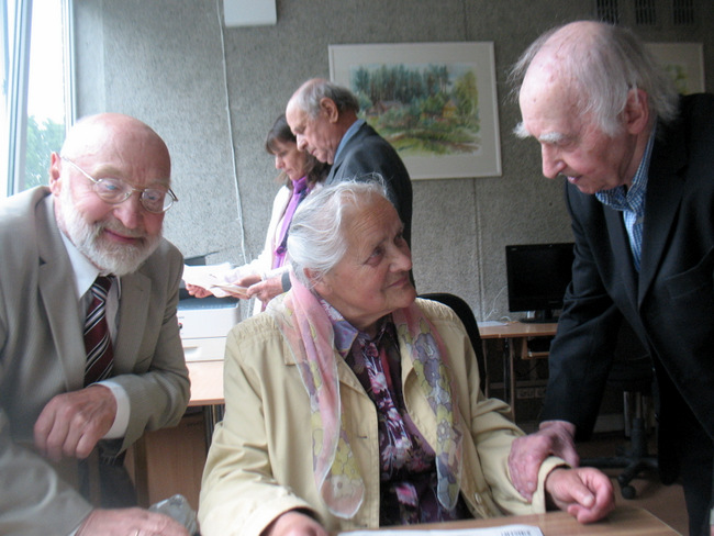 Svėdasiškių pašnekesys. Iš kairės: Juozas Lapienis, Irena Guobienė ir Fedinandas Jakšys.