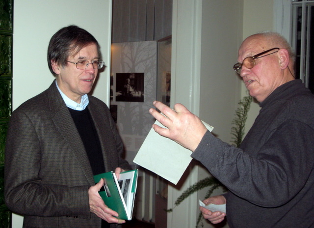 Anykščiuose su filosofu Kęstučiu Girniumi ilgiausiai diskutavo sovietinės rezistencijos dalyvis Leonas Kaladė.
