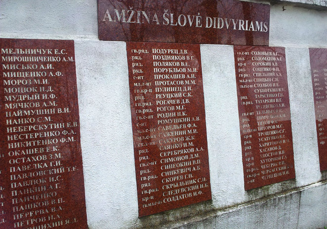Kurklių karių kapinėse palaidoti konkretūs įvardinti žmonės. A. Lukošiaus nuotrauka
