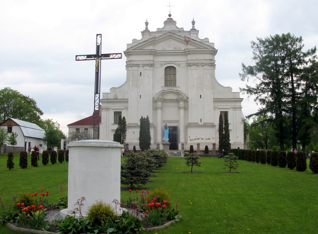 Kraslavos Šv. Liudviko bažnyčios šventoriuje