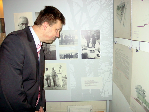 T. Gabriūnas muziejaus ekspozicijoje aptiko tėvo brėžinius.