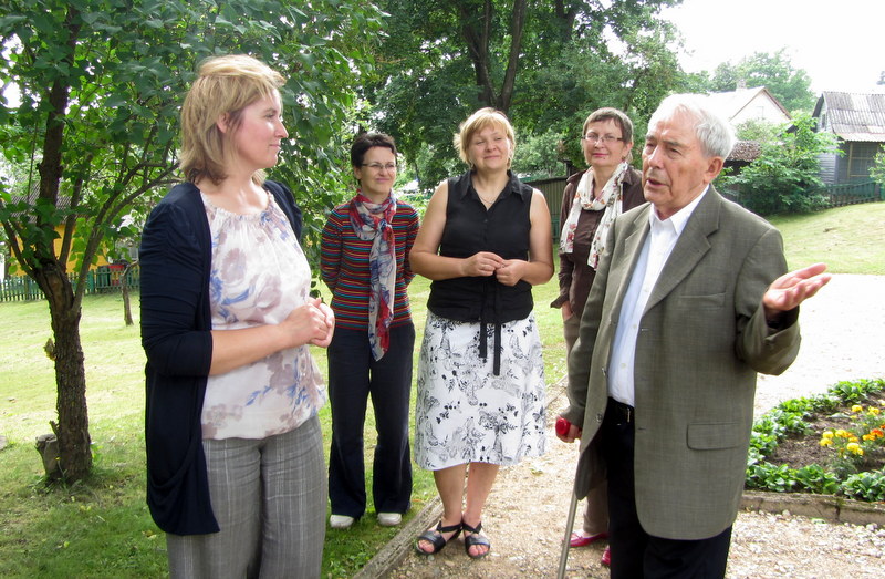 Žurnalistikos veteranas bendravo su Anykščių muziejininkėmis.