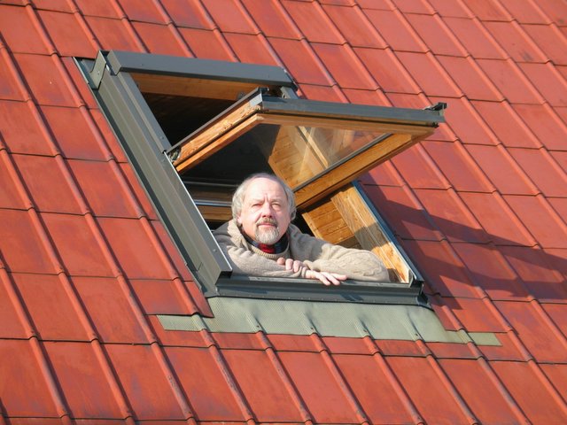 Rimantas Vanagas pavasariop praveria savo namų langą į Šventosios pusę
