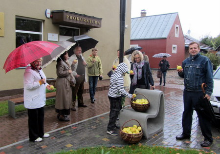 Anykštėnus suburiantis R. Baraniko mėgstamiausių antaninių obuolių skonis ir aromatas...