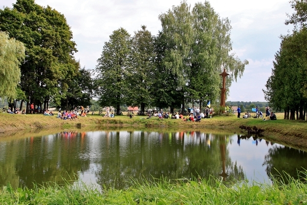Latavėnuose, Baltakių sodybvietėje.