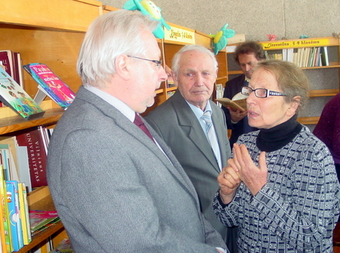 Apie S. Zobarsko pamokas kalbasi (iš kairės) filologas Kęstutis Urba, pedagogas Juozas Danilavičius ir filologė, vertėja Dalia Dilytė-Staškevičienė.