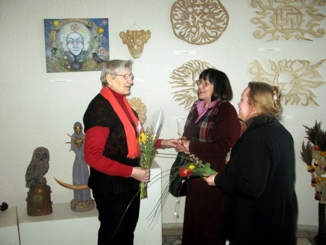 Veronika Dikčiuvienė (kairėje) su Romualda Bražėniene ir Skaidre Račkaityte