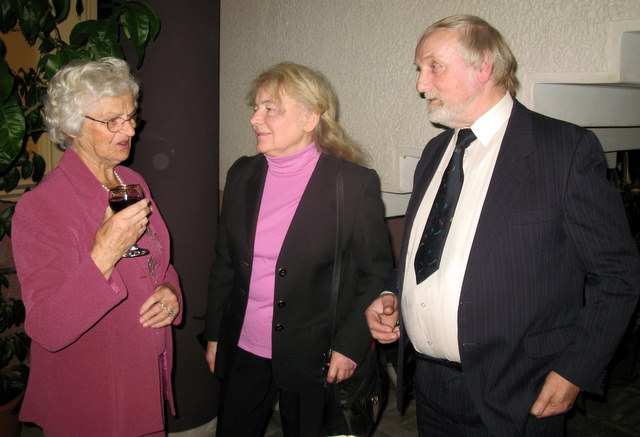 A. Tylos žmona Romualda Tylienė su Milda ir Vygandu Račkaičiais