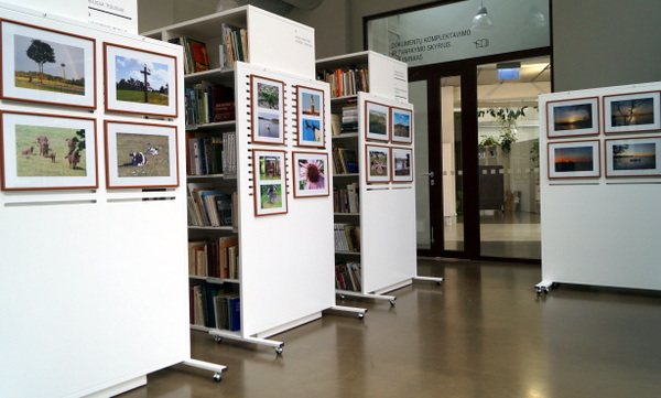 Tautvilio Užos paroda Anykščių bibliotekoje.