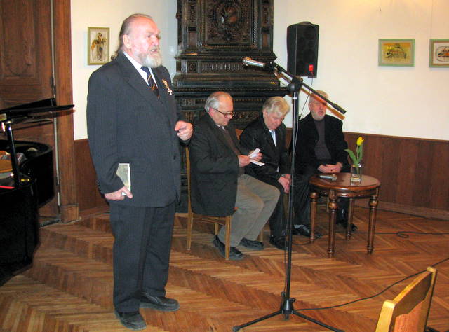 Aktorius Tomas Vaisieta, literatūros kritikas Stasys Lipskis, rašytojas Antanas Drilinga, literatūros kritikas Algimantas Bučys
