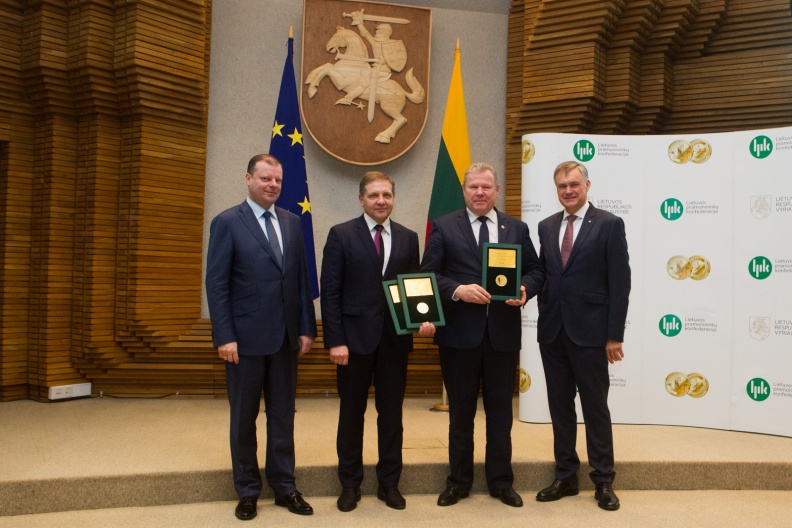 Apdovanojimų įteikimo ceremonijos Vilniuje akimirka.